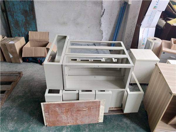 東莞市鈑金機(jī)箱加工廠